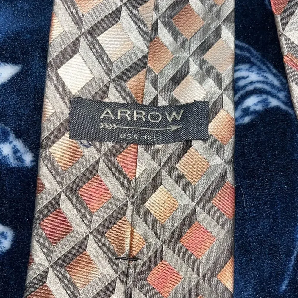 Arrow 100% Silk Geometric Design Necktie